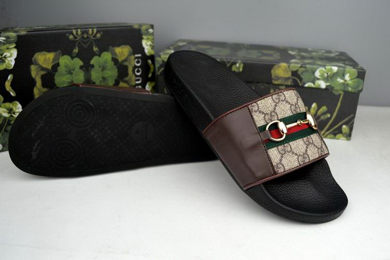 Gucci Slippers Woman--163